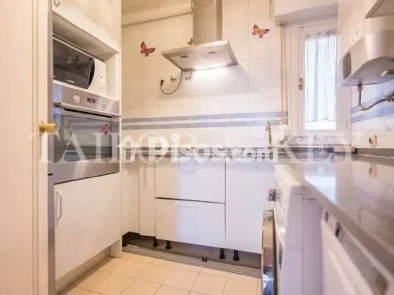 Cuisine - Flat with Balcony in Lavapiés-Embajadores