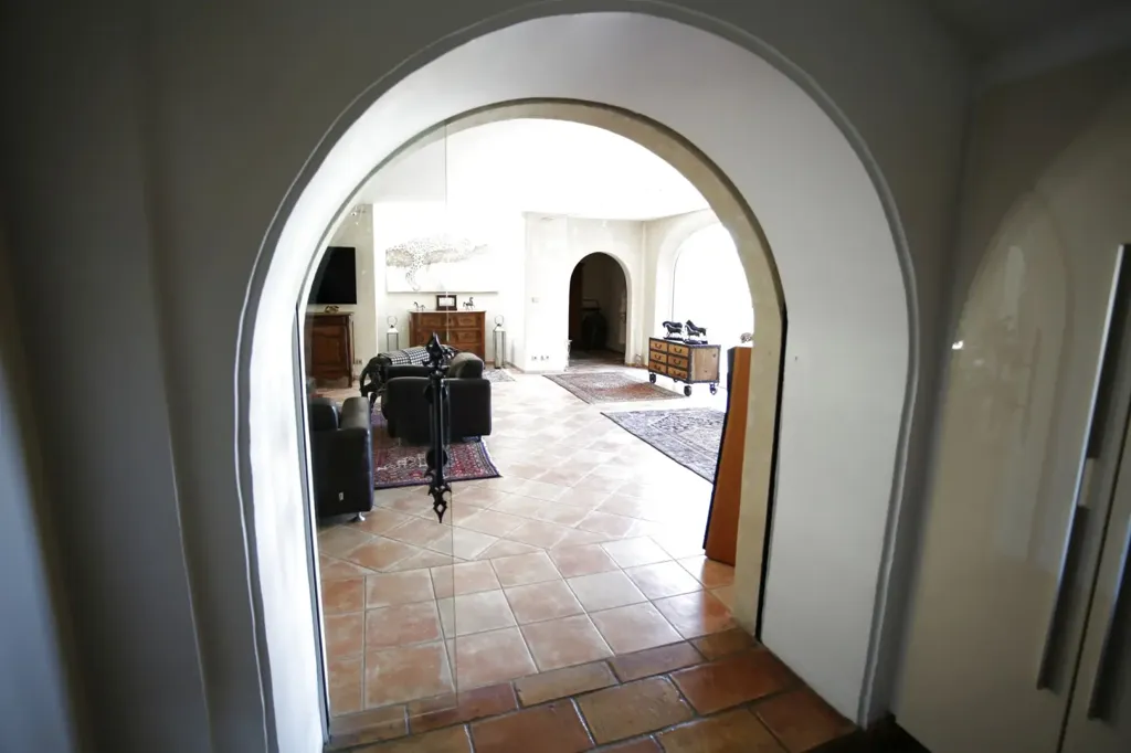 Esik - Luxury House with Pool in Nîmes, Occitanie