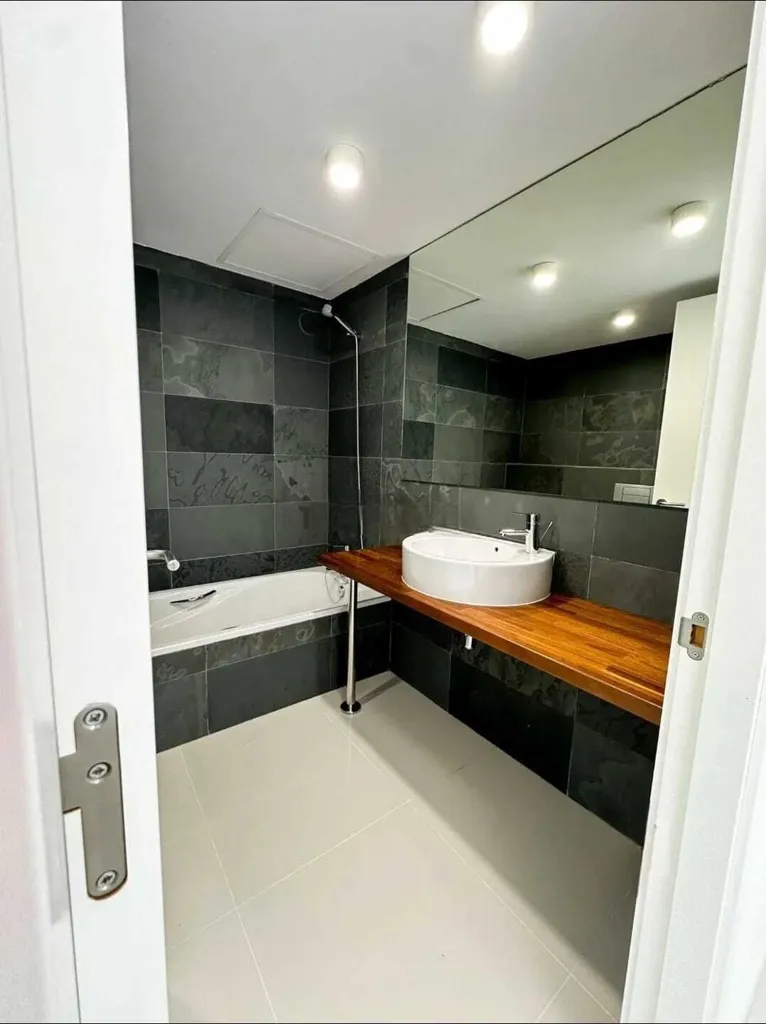Vannitoad - New Duplex with Terrace in Playa den Bossa