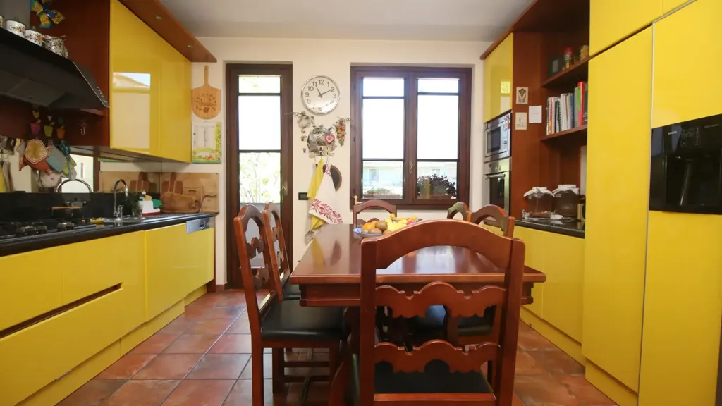 Cucina - Semi-detached Villa with Private Garden in San Fermo