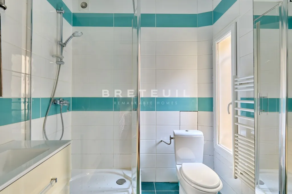 Vannitoad - Refurbished 2-Bedroom Flat in Paris 18ème