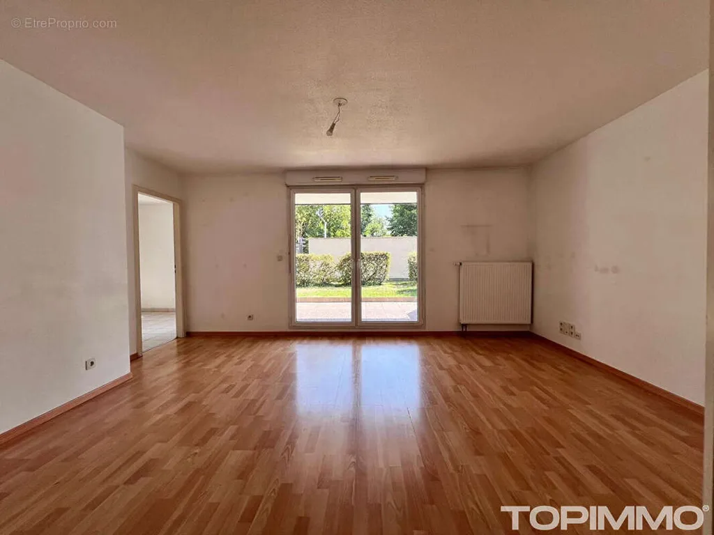 Soggiorno - 3-Bed Flat with Terrace in City Centre