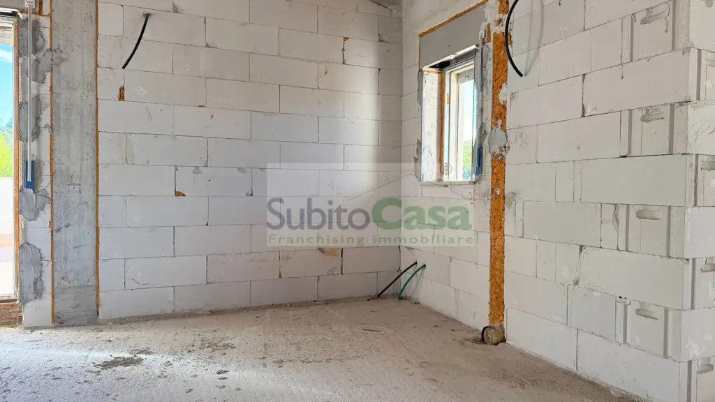 Pièces - New Apartment with Balcony in Turrivalignani