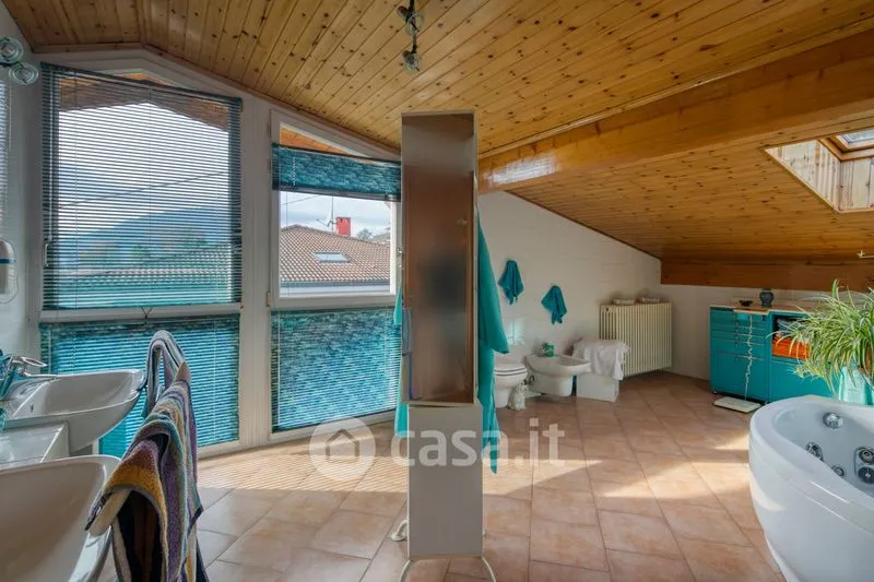 Baños - Villa with Lake View in Verbania