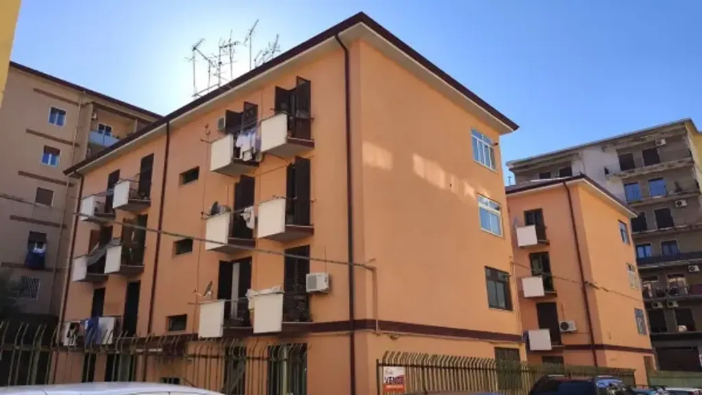 Välivaade - Bright Trilocale with Balcony in Cosenza