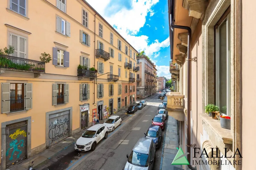 Rõdu - Restored Apartment with Balcony in Turin
