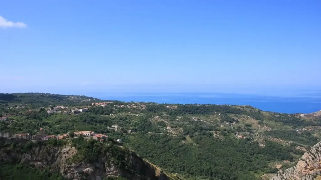Historic Townhouse with Sea View in Grisolia