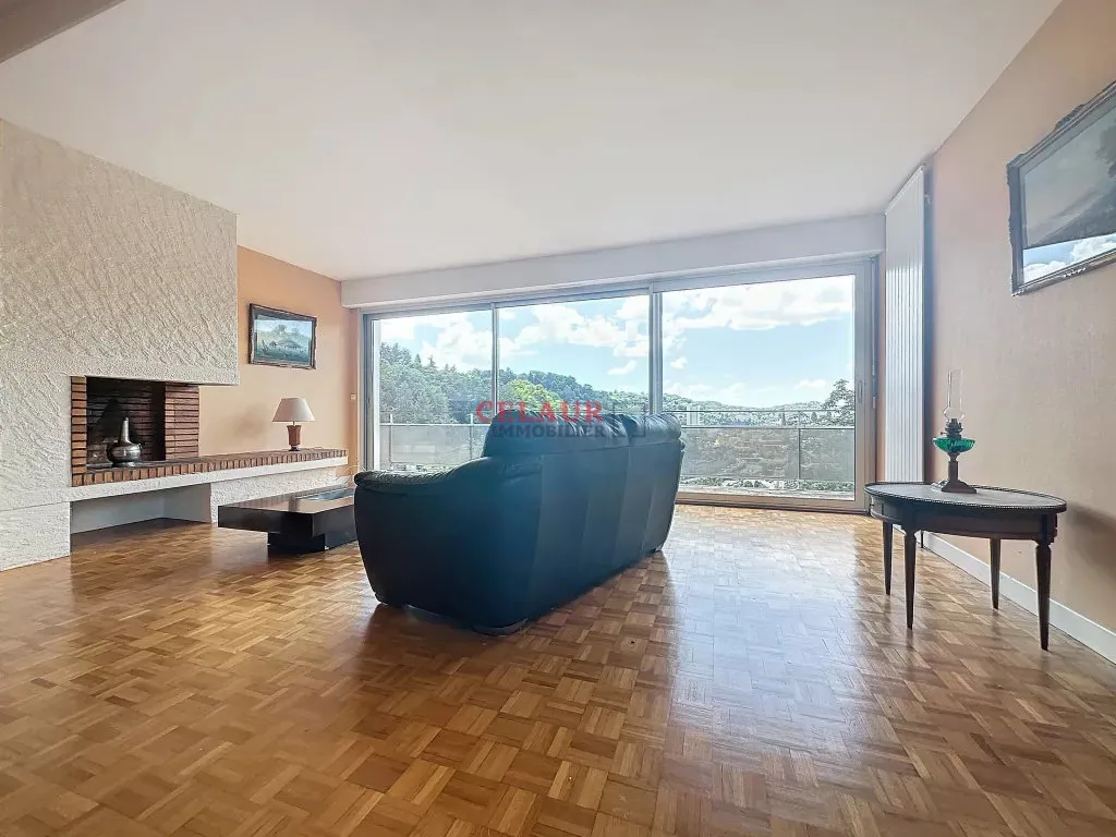 Séjour - Maison Contemporaine avec Vue Imprenable à Tulle