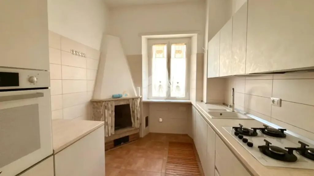 Kitchen - Ristruttured Apartment with Balcony in Rome