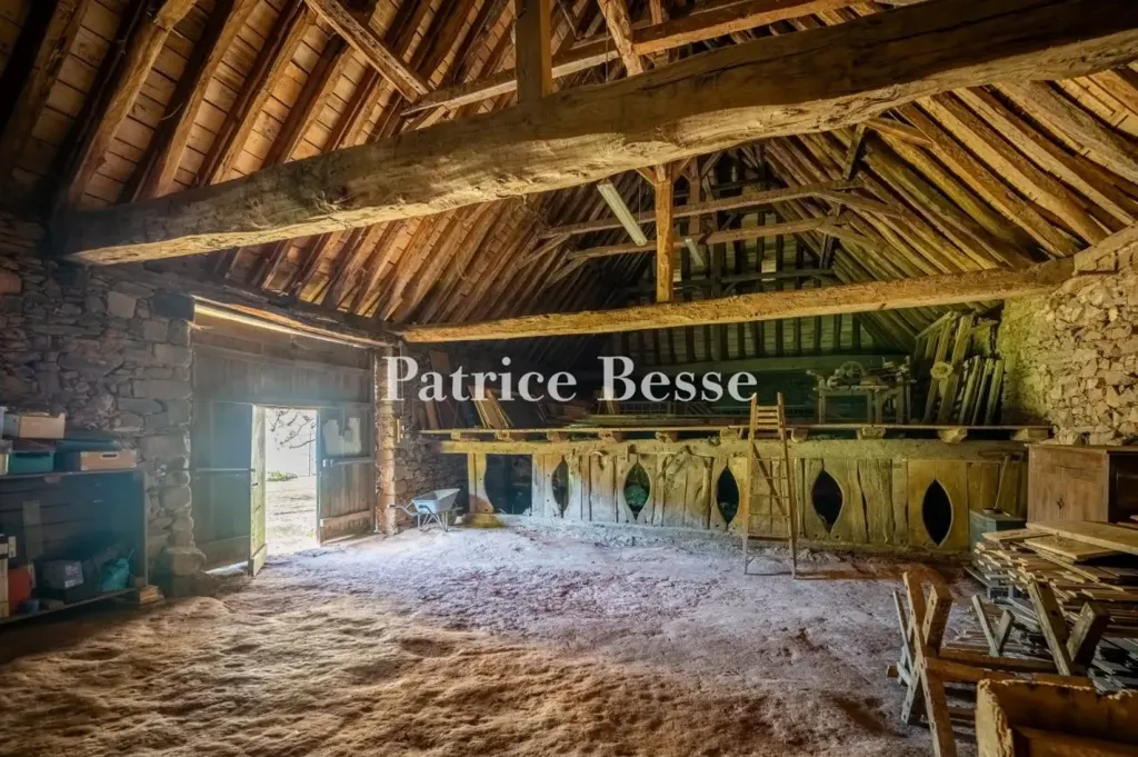Pièces - Manoir du 17e s. avec Dépendances en Corrèze