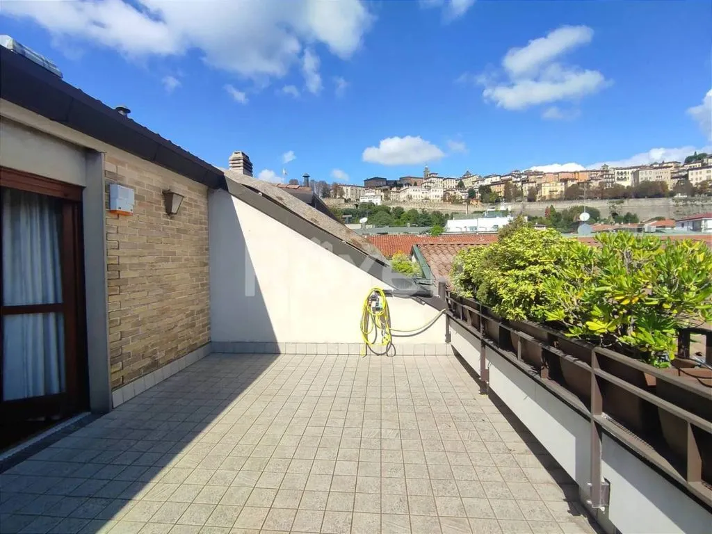 Terrasse - Luxury Penthouse with Terraces in Bergamo