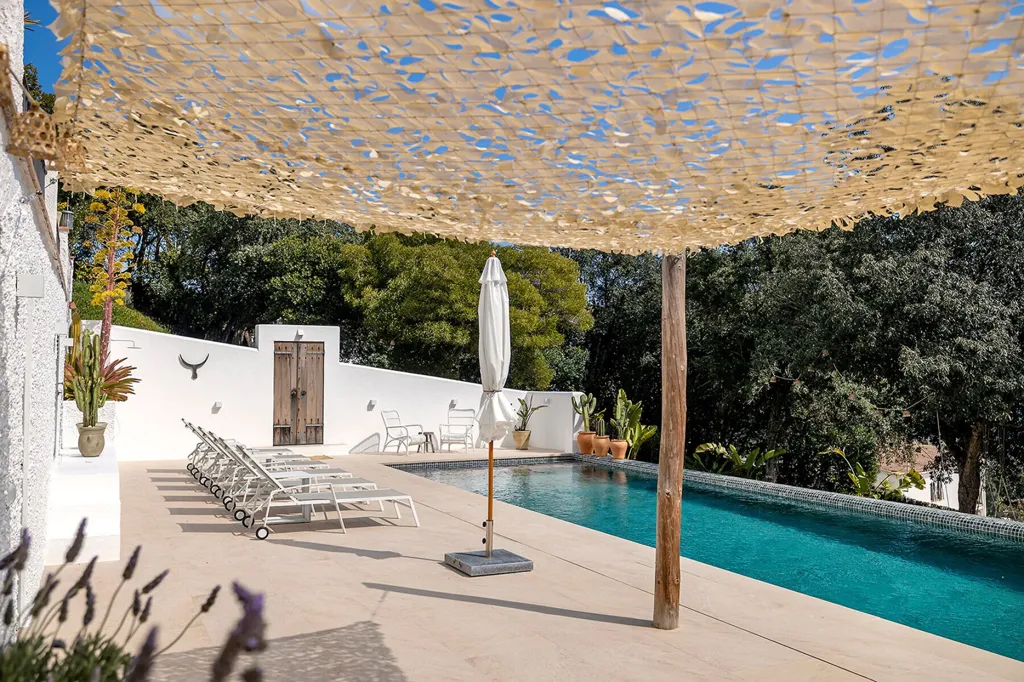 Piscine - Renovated Villa with Sea View in Vall-Llobrega