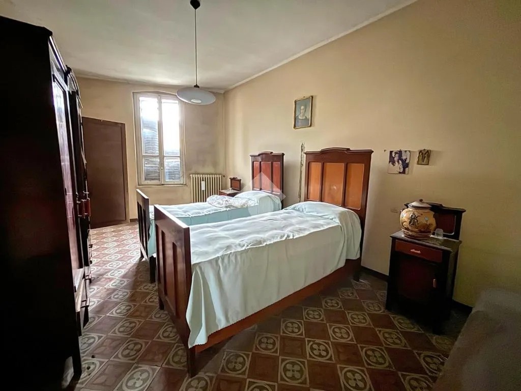Magamistoad - Semi-Detached House with Historical Charm in Carpenedolo