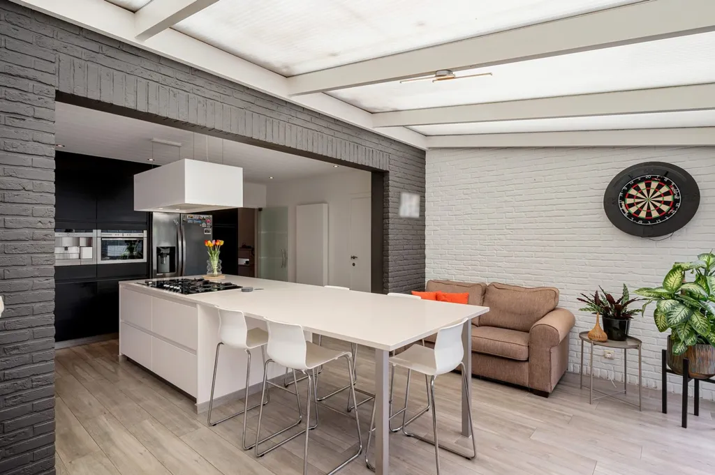 Cuisine - Bâtiment Semi-ouvert Rénové avec Piscine à Berlaar