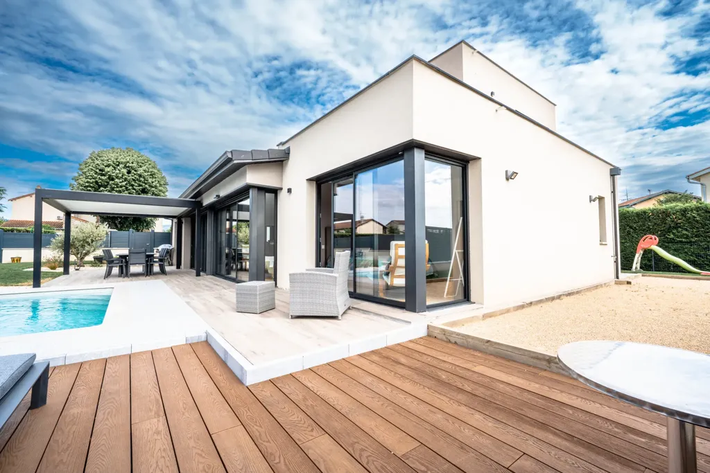 Bassein - Contemporary Villa with Pool in Brindas