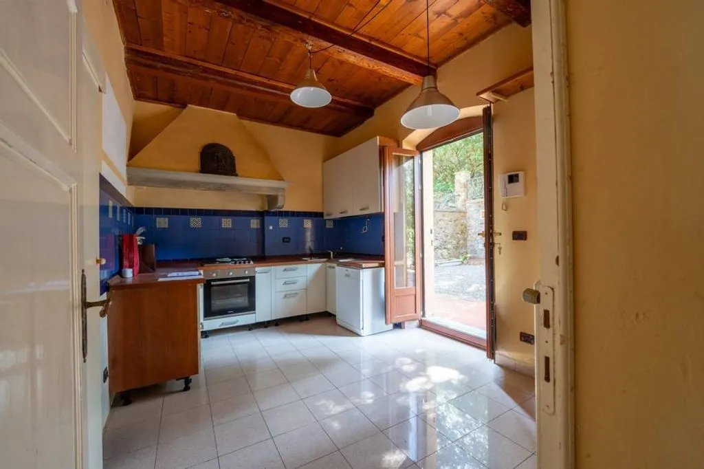 Cuisine - Luxury Villa with Sea View in Leghorn