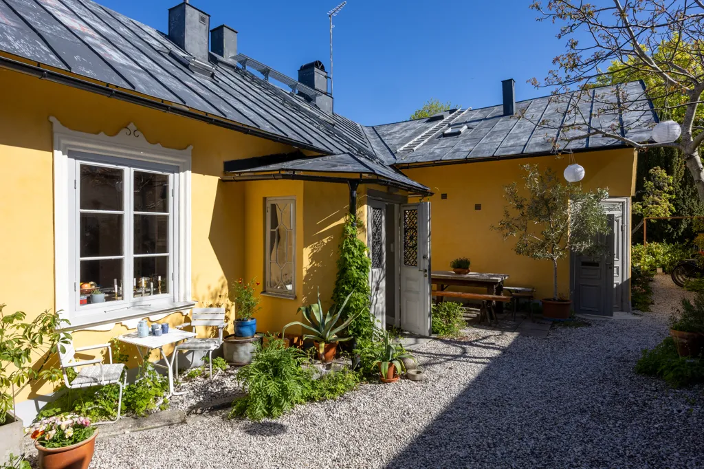 Terrass - Historic Villa with Courtyard in Visby