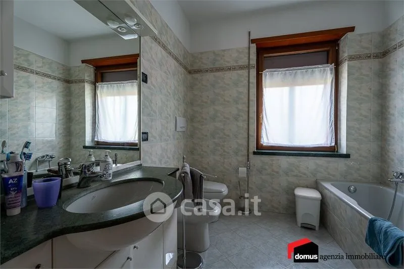 Bathrooms - Bifamiliar House with Garden in Zanè