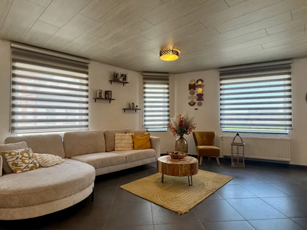 Elutuba - Corner House with Terrace in Haaltert