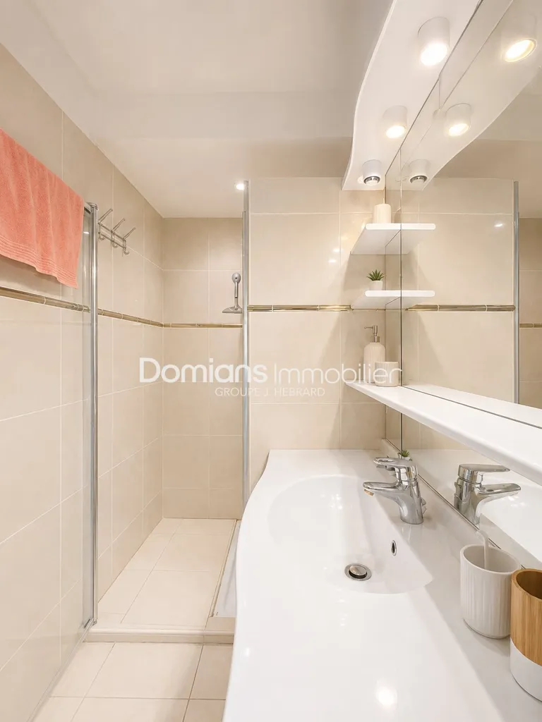 Salles de bain - Maison Luxueuse avec Vue Panoramique sur le Canigou à El Voló