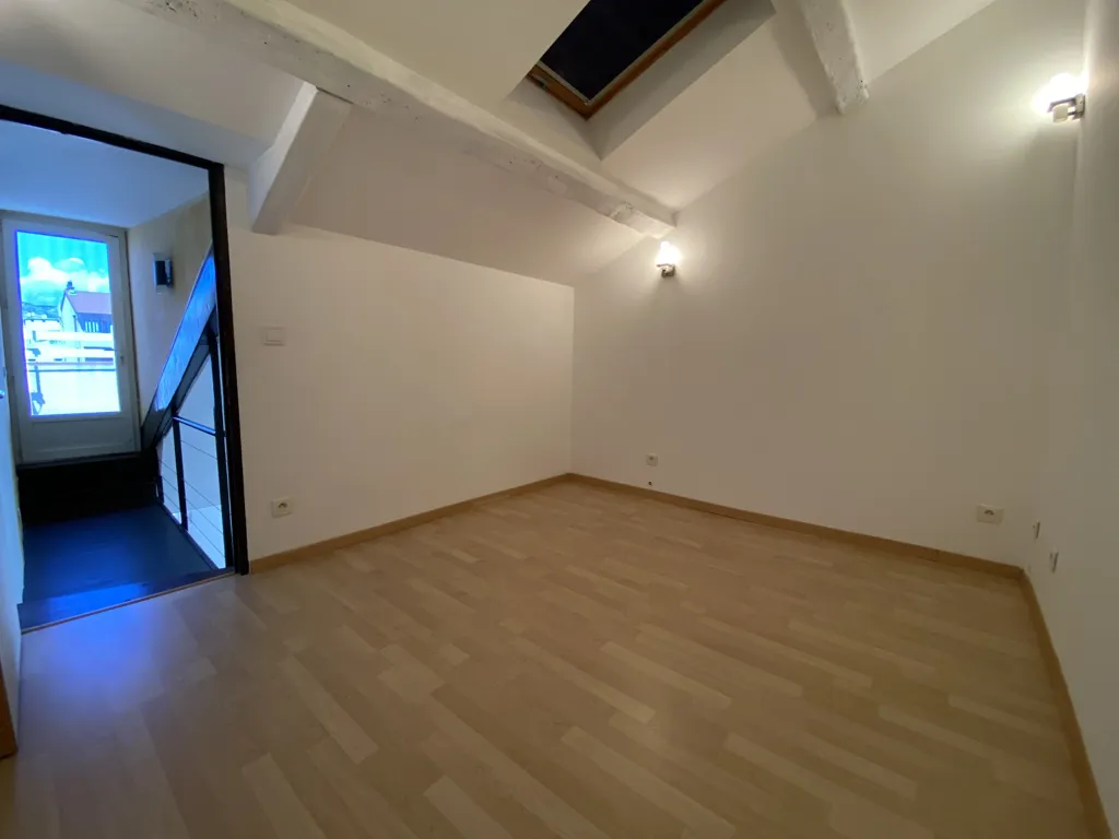 Pièces - Duplex avec Terrasse dans le Calme à La Seyne-sur-Mer