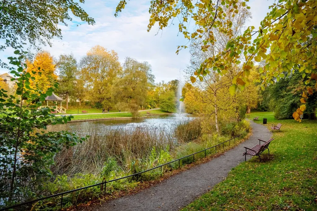 Owner-Occupied Flat with Garden in Älvsjö