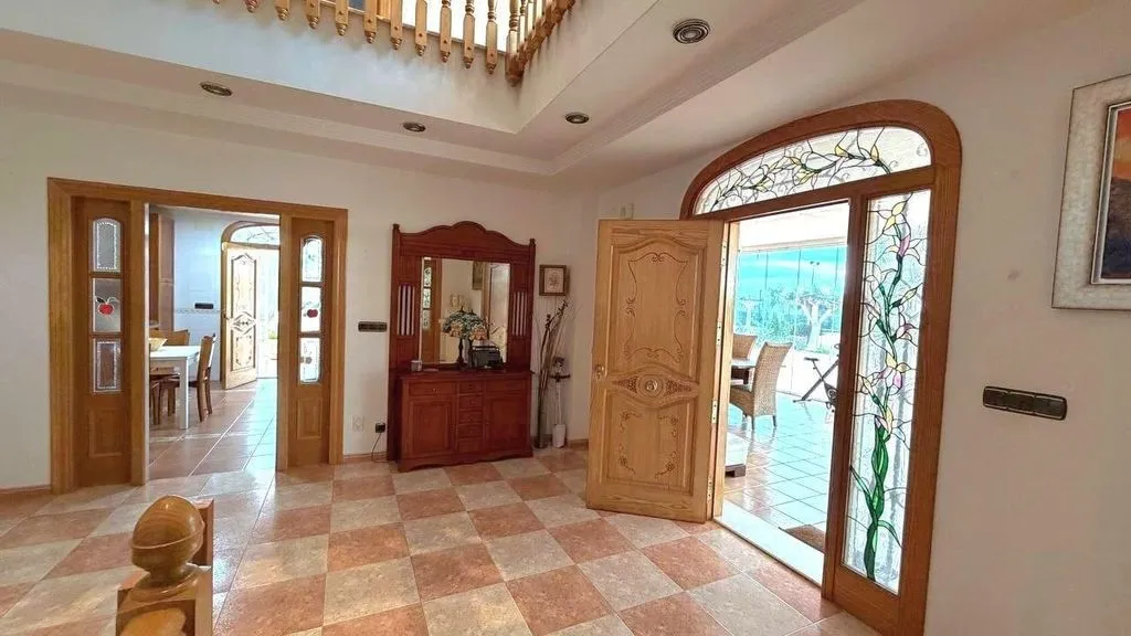 Esik - Luxury Chalet with Pool in Elche