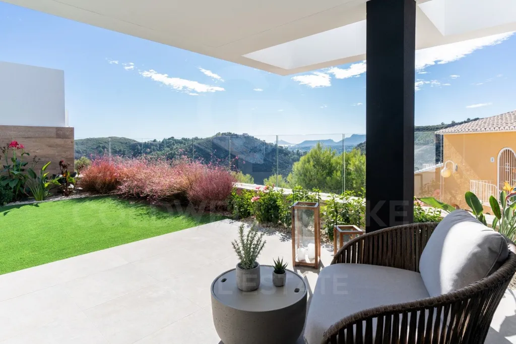 Terrass - Modern Apartment with Terrace in Benitachell