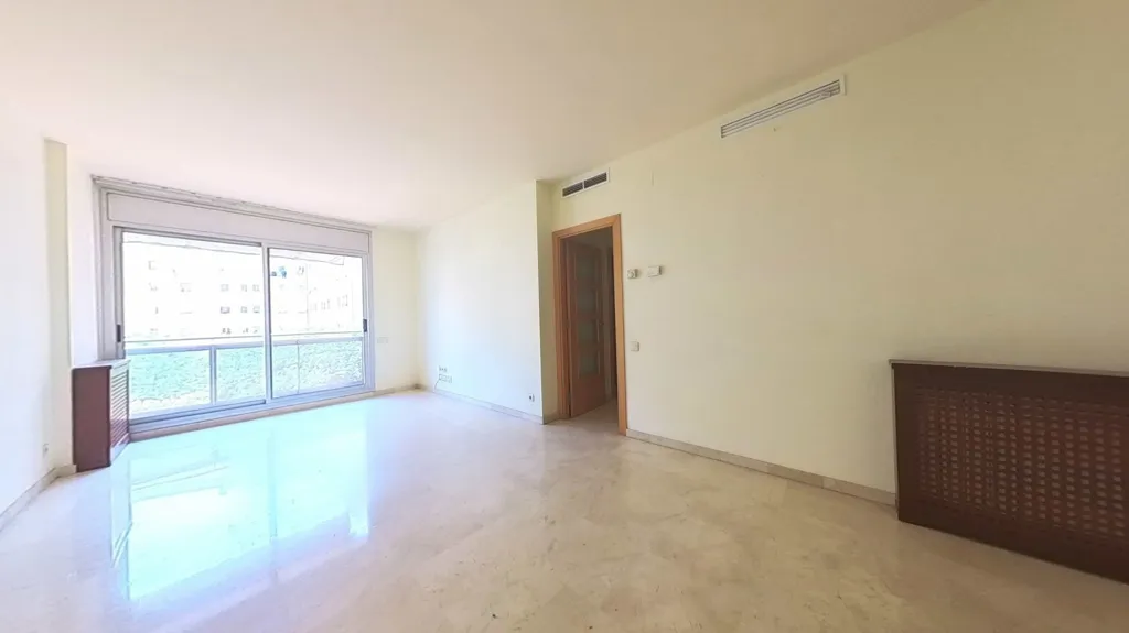 Toad - Occupied Flat with Terrace in Sabadell