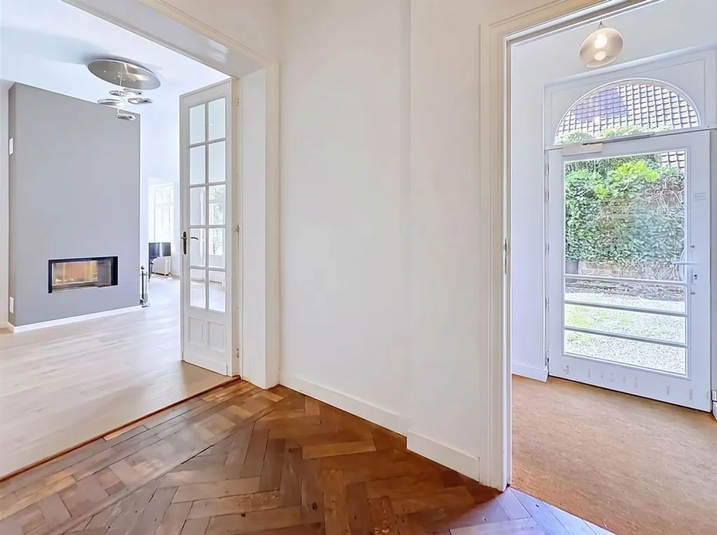Entrée - Maison 3 Façades avec Ascenseur à Uccle