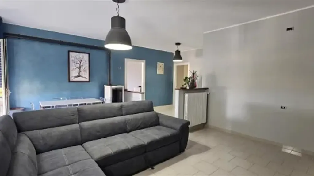 Séjour - Spacious Apartment with Balcony in Atessa