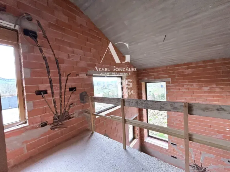 Toad - House with Valley Views in Villacarriedo