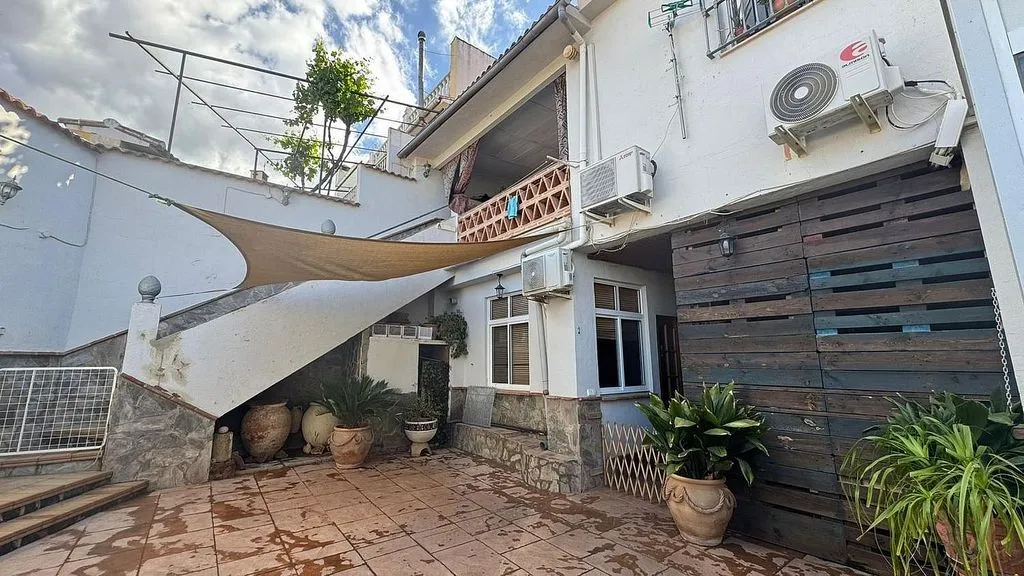 Aed - Chalet with Terrace in Riogordo