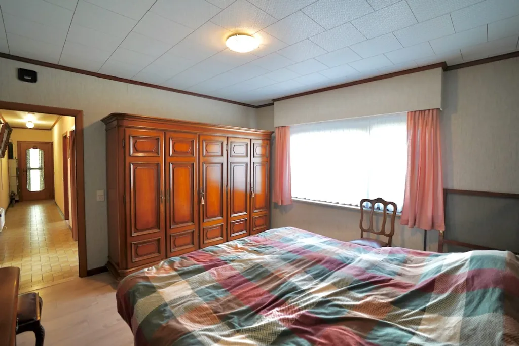 Magamistoad - Bungalow with Large Garage in Ertvelde