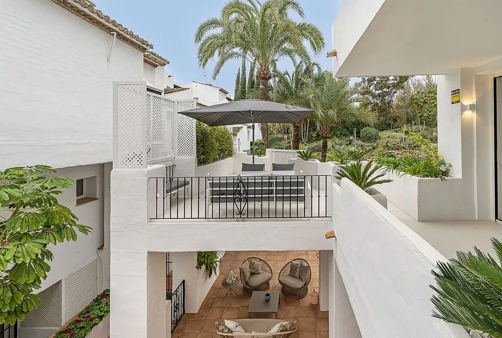 Terrass - Duplex with Pool in Marbella's Golden Mile