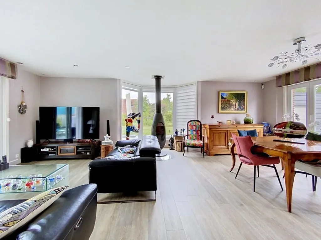 Elutuba - Semi-detached Villa with Garage in Exceptional Setting