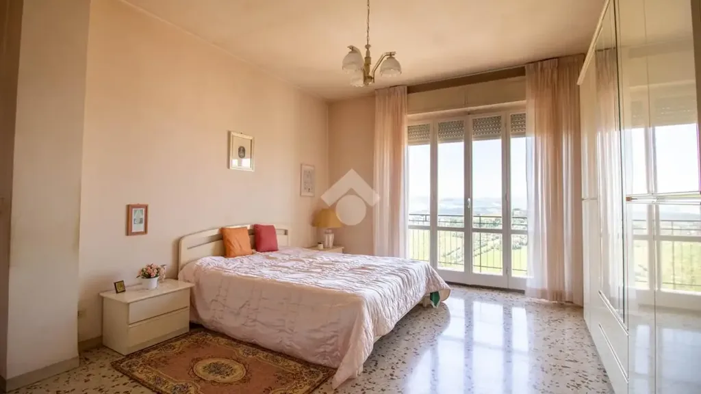 Chambres - Three-Bedroom Apartment with Balcony in Fermo