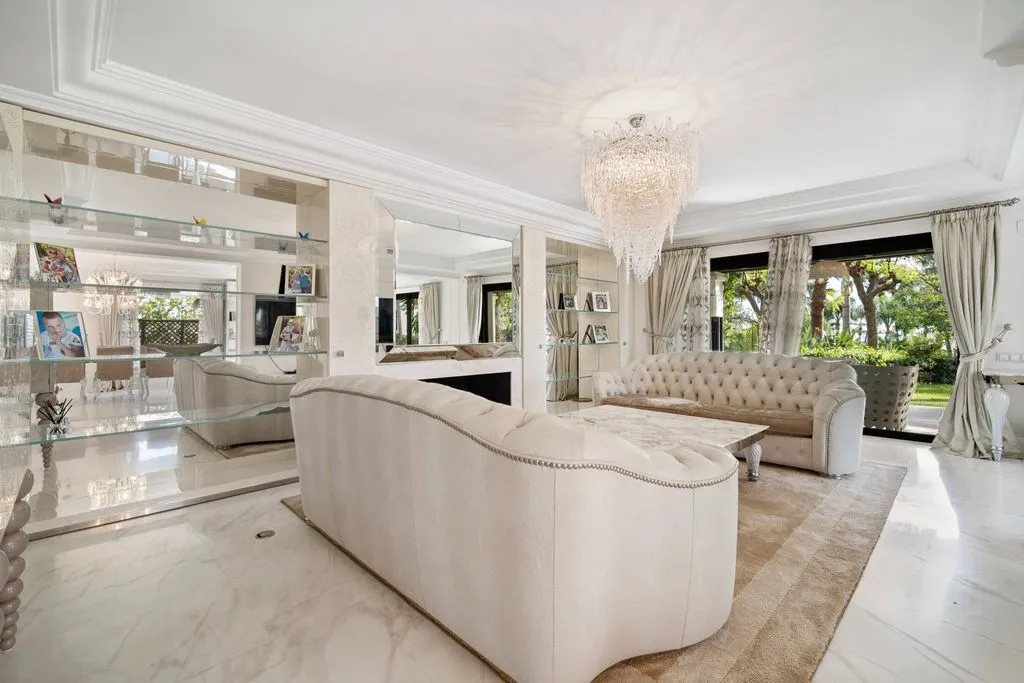 Séjour - Luxury Villa with Communal Pools in Marbella