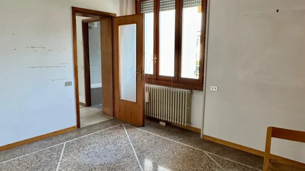 Spacious Apartment with Garden View in Brescia