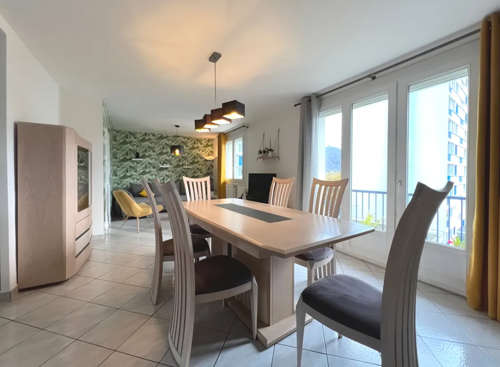 Söögituba - T5 Apartment with Mountain View in Secure Residence