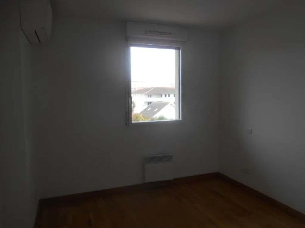 Toad - 3-Piece Apartment with Balcony in Nice