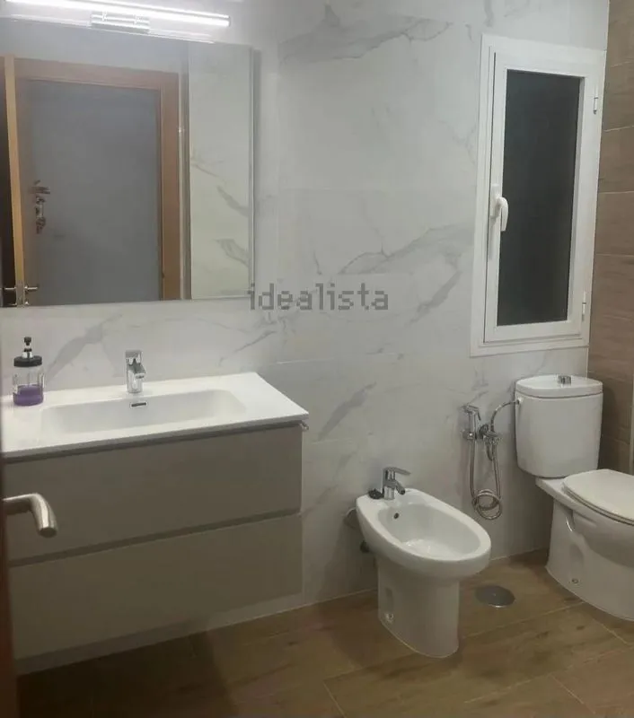 Vannitoad - Furnished Flat with Balcony in Almería Centre