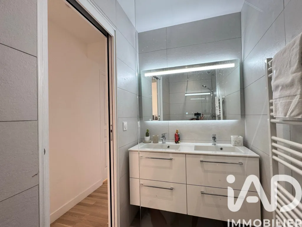 Bagni - 3-Bedroom Flat with Terrace in Orsay Centre
