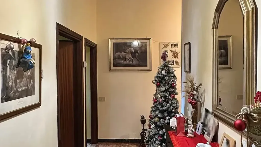 Entrée - Quadrilocale with Balcony in Campiglia Marittima