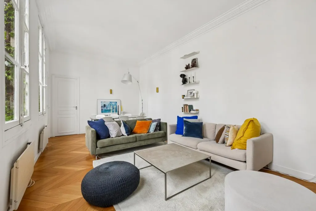 Séjour - Appartement Meublé avec Vue Dégagée à Paris 6ème