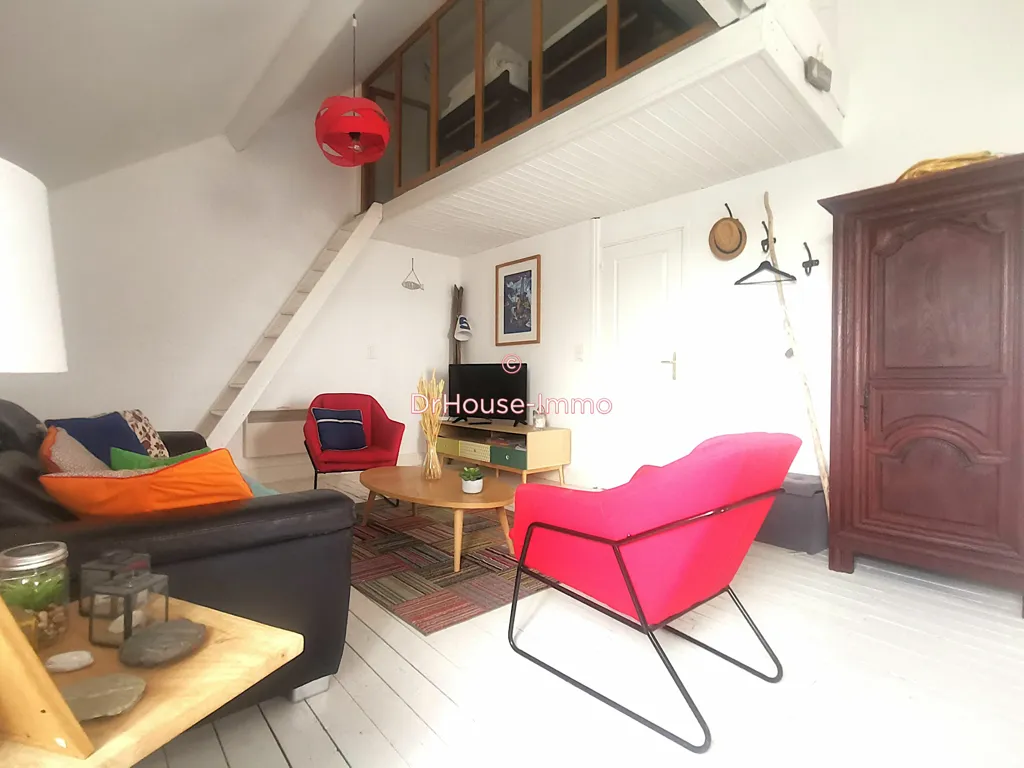 Living Room - Charming Two-Bedroom Apartment in Batz-sur-Mer
