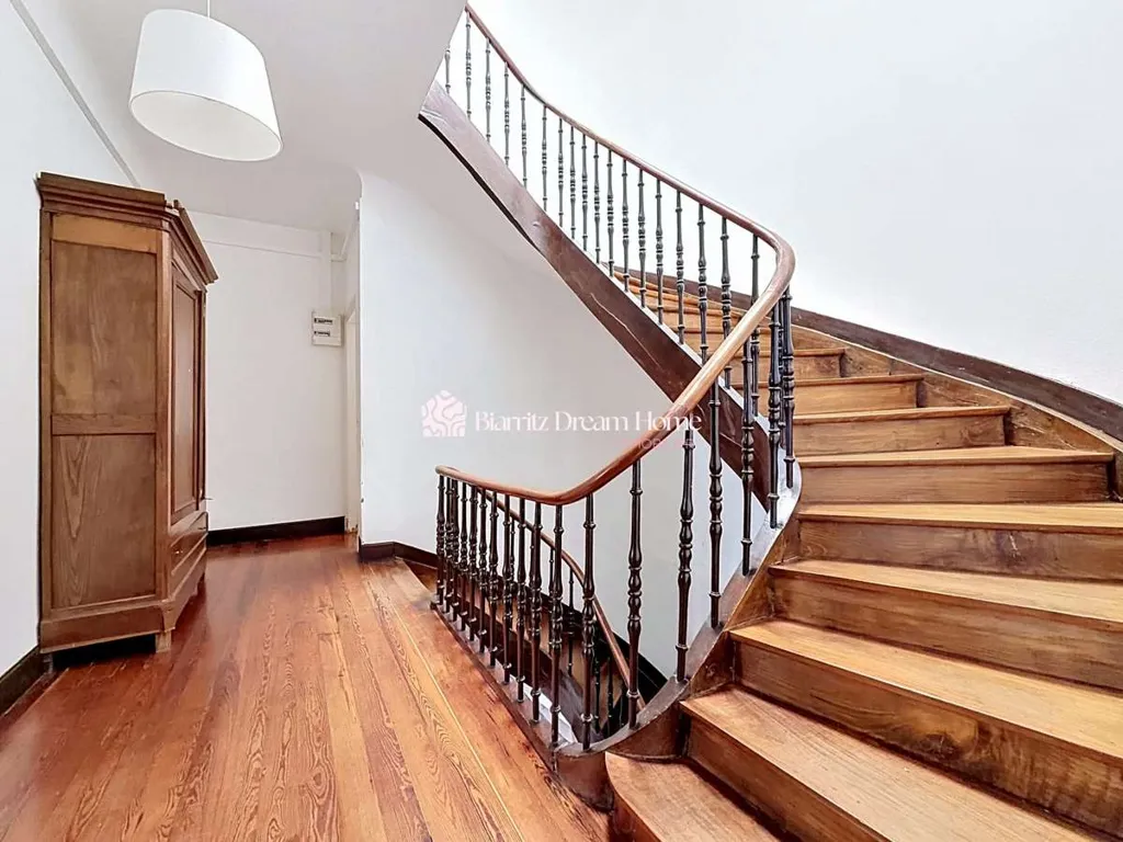 Toad - Elegant 9-Bedroom House in Ustaritz