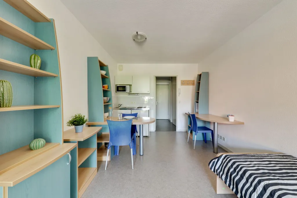 Magamistoad - Student Residence Apartment in Échirolles