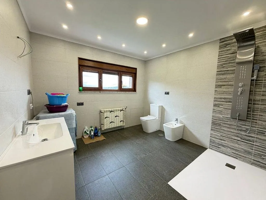 Vannitoad - Chalet with Garage in Balbona, Asturias