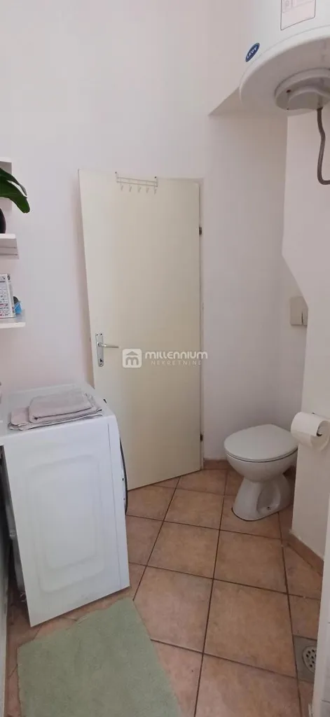 Salles de bain - 1-Bedroom Flat with Balcony in Sušak, Rijeka